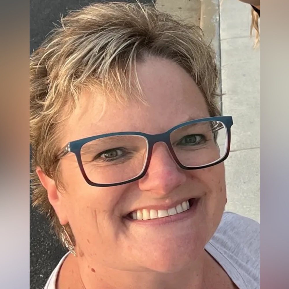 Meet your Posher, Angela